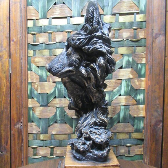 Resin and Wood Wolf Bronzed Wildlife Statue - Picture 5 of 11